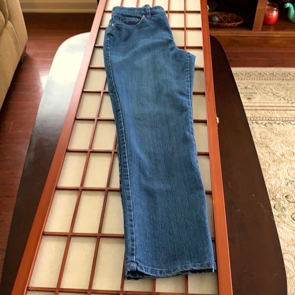 5/$30 Gloria Vanderbilt ‘Amanda’ jeans Size 8